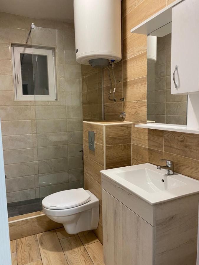 Vucinic Studio Apartment เซทินเจ ภายนอก รูปภาพ
