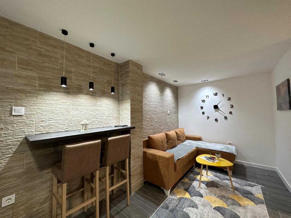 Vucinic Studio Apartment เซทินเจ ภายนอก รูปภาพ